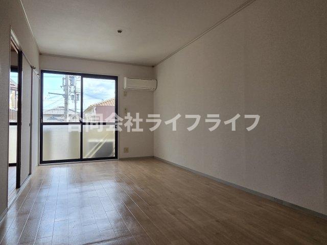 クリヨン天理Aの居間写真