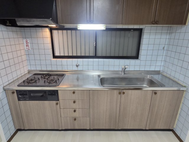奈良市南京終町3丁目戸建のキッチン写真
