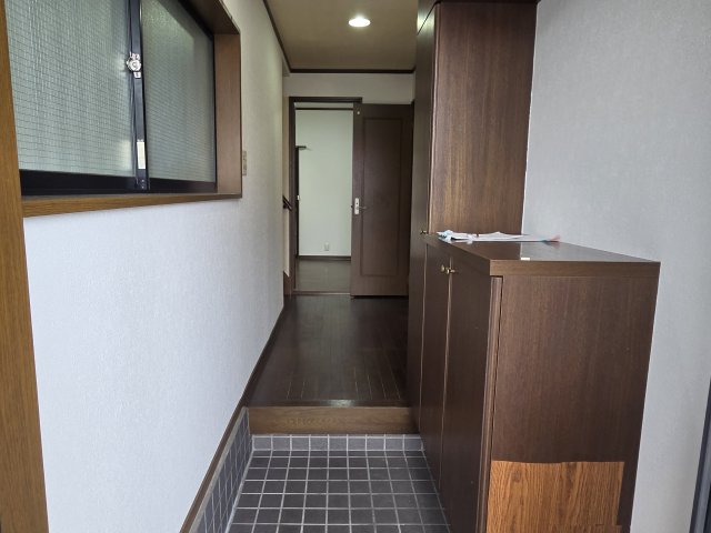 奈良市南京終町3丁目戸建の玄関写真