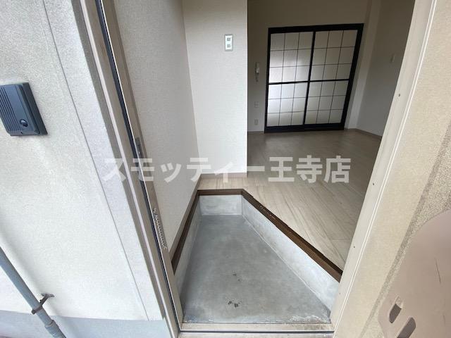 ラフォーレ中川Aの玄関写真