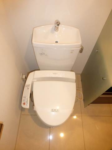 レジュールアッシュ難波リュクス+の内装写真