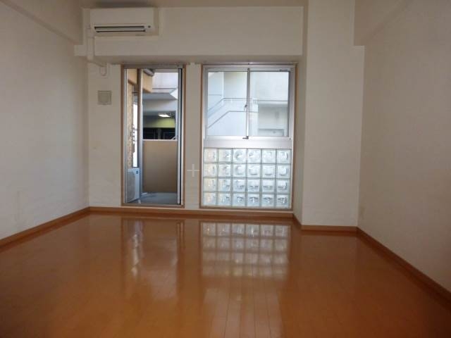 クレアート難波南イービス+の内装写真