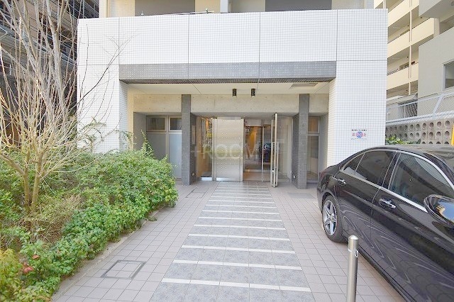 クリスタルグランツ新大阪ummの外観写真