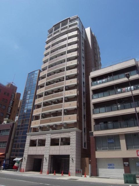 LUXE難波EASTumm