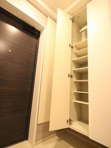 CONOE本町通fnabの内装写真