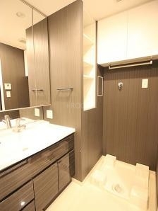 CONOE本町通fnabの内装写真