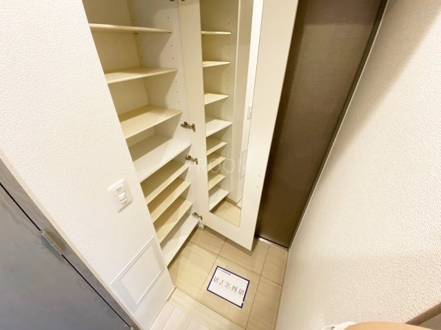 レジュールアッシュOSAKA新深江fnaの内装写真