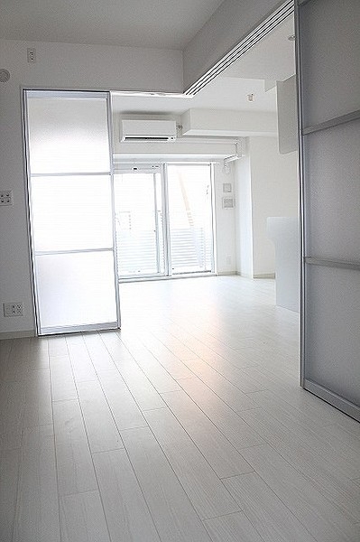 プレサンスNEO心斎橋ummmの内装写真