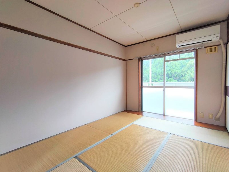 ビレッジハウス八日市場2号棟の内装写真
