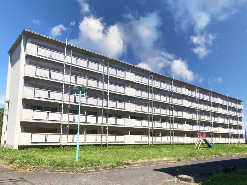 ビレッジハウス松山上野1号棟の外観写真