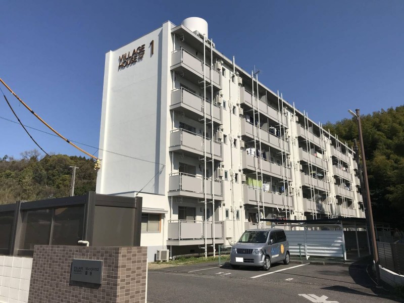 ビレッジハウス国分1号棟の外観写真
