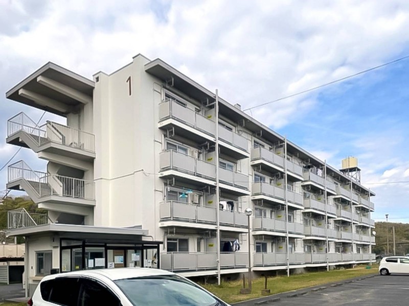 ビレッジハウス河内1号棟の外観写真