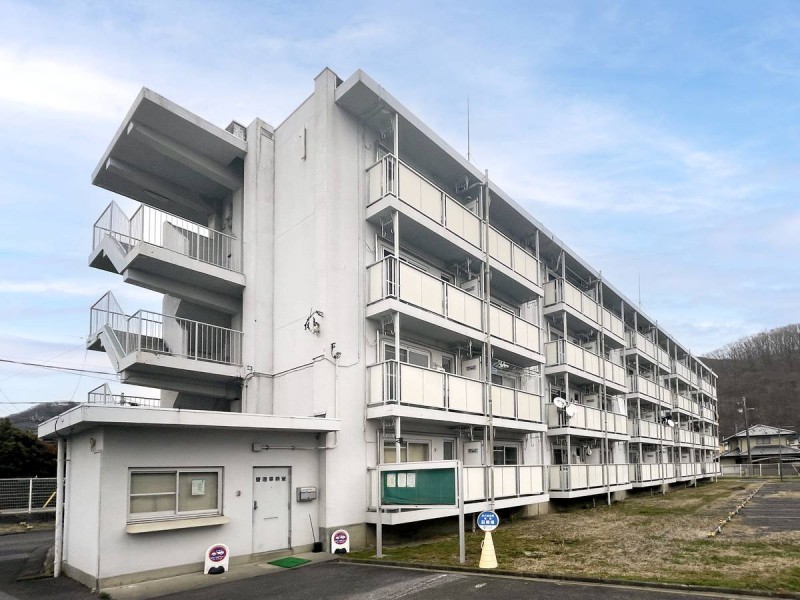 ビレッジハウス川内1号棟の外観写真