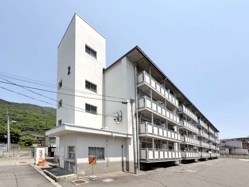 ビレッジハウス上田2号棟の外観写真