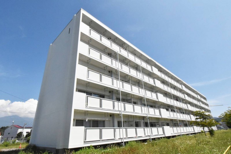ビレッジハウス岩村田2号棟の外観写真