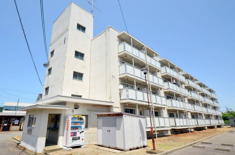 ビレッジハウス小矢部1号棟の外観写真