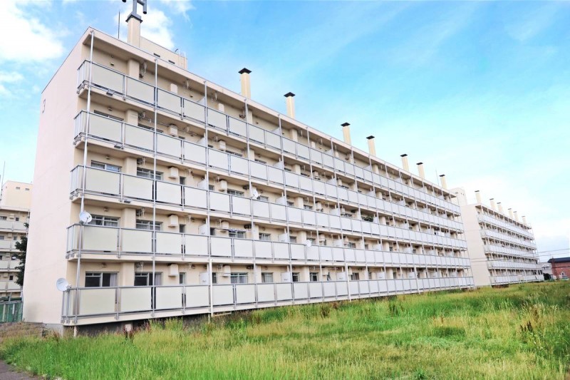 ビレッジハウス新川6号棟の外観写真