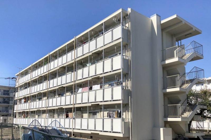 ビレッジハウス根岸2号棟の外観写真