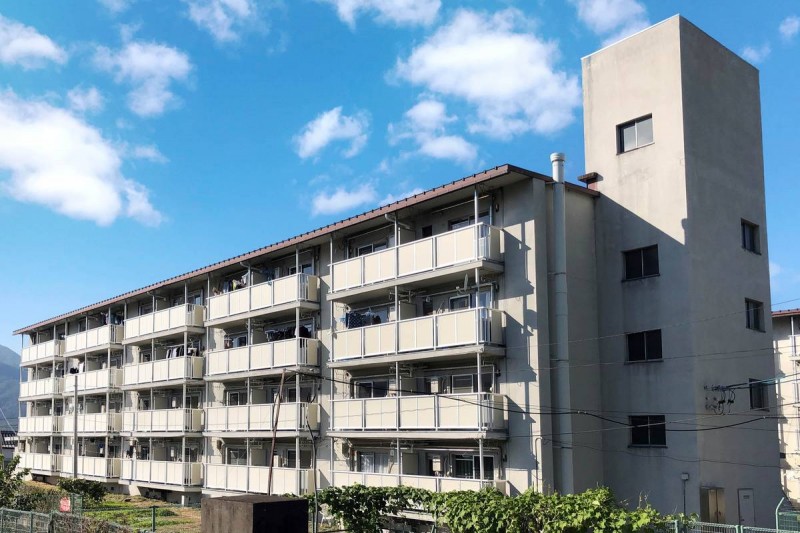 ビレッジハウス坂城1号棟の外観写真